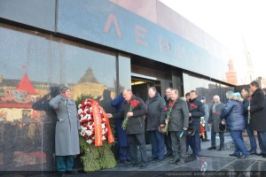 The floral tribute at the Mausoleum of Vladimir Lenin 21.01.2015 (7)
